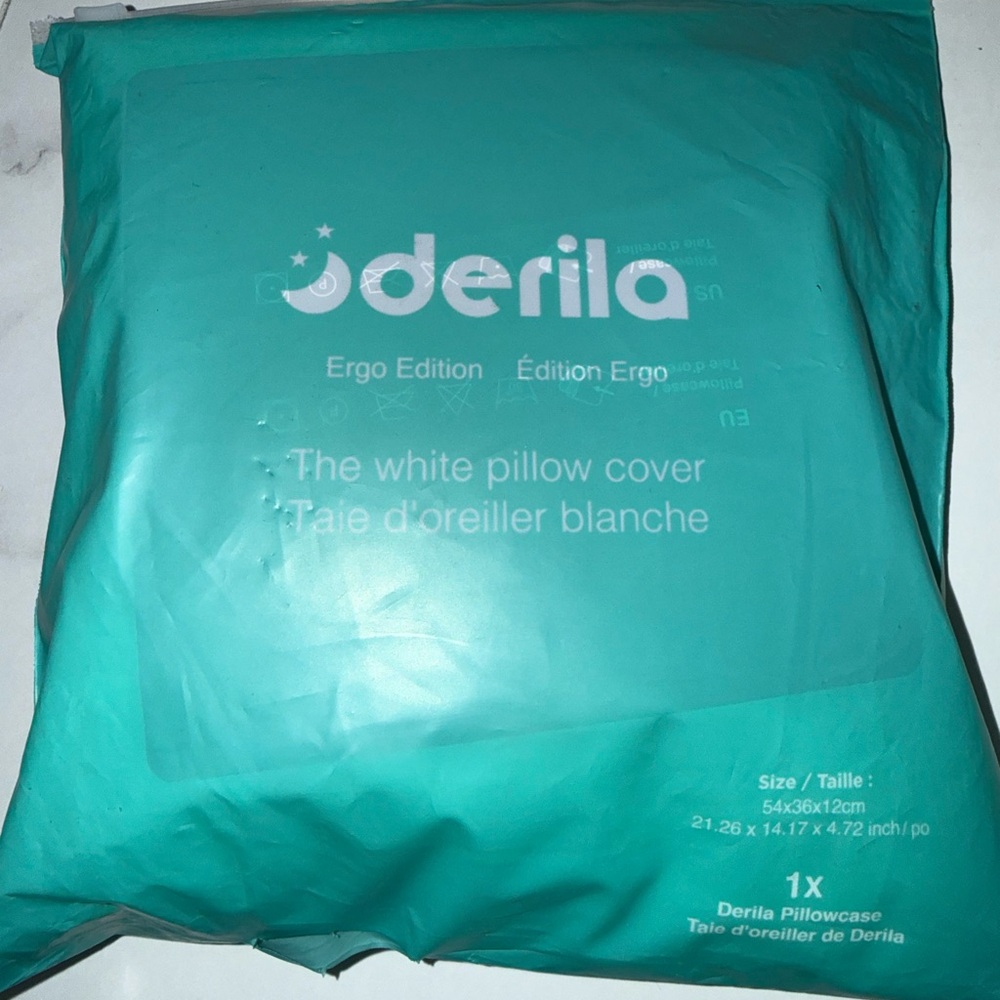 Derila white pillow cover